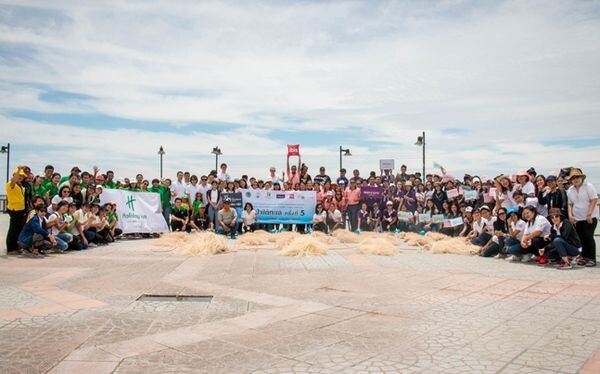 Holiday Inn Pattaya joins Corporate Social Responsibility 5th Reforestation under the sea at at Lan Pho Public Park in Naklua Pattaya