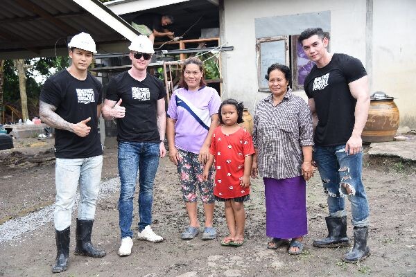 “มิ้นต์ – ชาลิดา” โผล่เซอร์ไพรส์ให้กำลังใจ “หนุ่มคูลกาย” สร้างบ้านให้ผู้ยากไร้