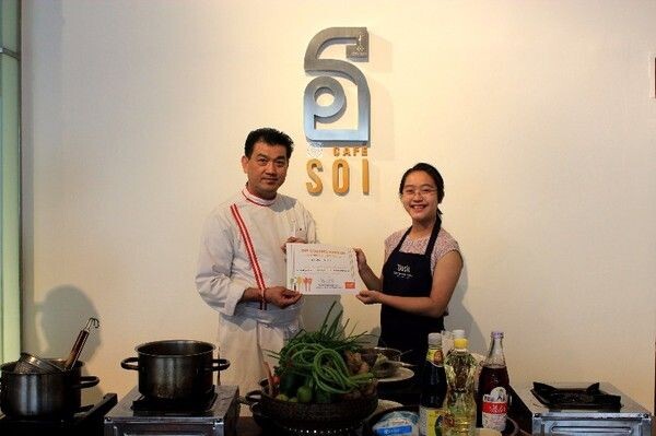 เชฟฉลอง สักกะพลางกูร พร้อมเผยเคล็ดลับความอร่อยกับ Dusit Thai Cooking Class ที่ โรงแรมดุสิตดีทู เชียงใหม่