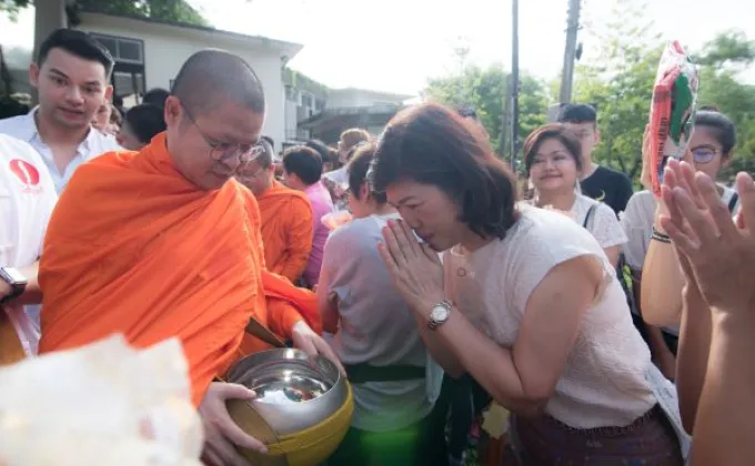 ภาพข่าว: ธรรมะในเมือง: เข้าพรรษา