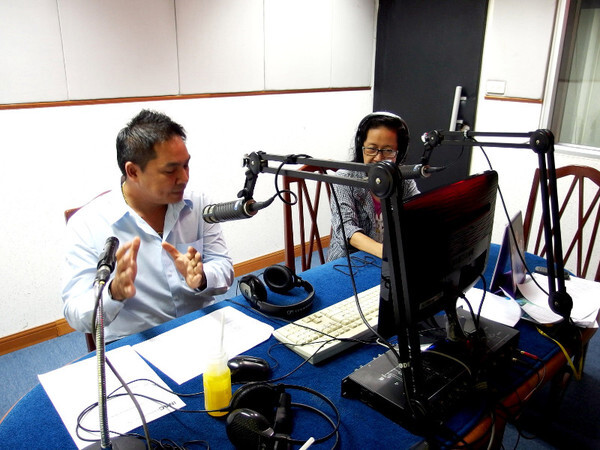 “ยิบอินซอยและแย๊คส์”ให้สัมภาษณ์กับ TRINITY RADIO 98.75 FM