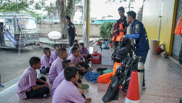 “เยาวชนต้นกล้าสุราษฏร์ธานีโมเดล” เรียนรู้ช่วยชีวิตผู้ป่วยฉุกเฉิน เพิ่มอัตรารอดชีวิตและหยุดวิกฤตการเสียชีวิตของผู้ป่วย ณ จุดเกิดเหตุ