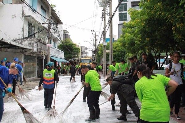 โรงแรมรอยัล ออคิด เชอราตัน จับมือพันธมิตรเขตบางรักและสัมพันธวงศ์ จัดกิจกรรมทำความสะอาด (Big Cleaning Day)