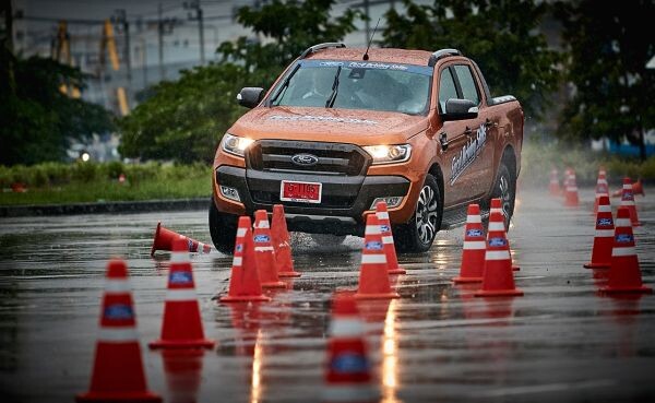 ฟอร์ดร่วมกับ MThai จัด Ford Driving Skills For Life ส่งเสริมการสร้างจิตสำนึกการขับขี่อย่างปลอดภัย