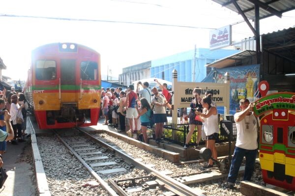 มทร.ธัญบุรี จับมือ กระทรวงพาณิชย์ ยกระดับ 'ตลาดร่มหุบ’ สถานีรถไฟแม่กลอง