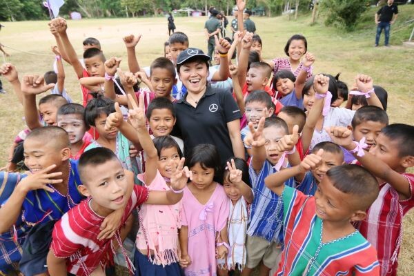 เมอร์เซเดส-เบนซ์ ลีสซิ่ง สานต่อโครงการ “Day of Caring – สร้างโอกาสแห่งการให้” จัดกิจกรรมเพื่อสังคม มอบอุปกรณ์ด้านการศึกษาแก่คณะครู และนักเรียนโรงเรียนตำรวจตระเวนชายแดน