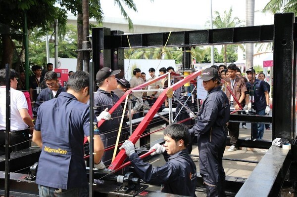 วิศวะฯ ม.ศรีปทุม เปิดเวทีระดับชาติ! แข่งขัน“โครงสร้างสะพานเหล็กจำลอง อุดมศึกษา (U-Bridge Open 2017) จปร.เจ๋ง คว้าแชมป์! ถ้วยพระราชทานฯ