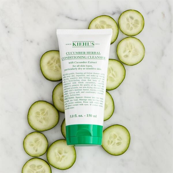 KIEHL’S CUCUMBER HERBAL CONDITIONING CLEANSER  ผลิตภัณฑ์ล้างหน้าสูตรใหม่จากคีลส์  ช่วยปลอบประโลมผิวให้รู้สึกเย็นสบายดุจแตงกวาสด