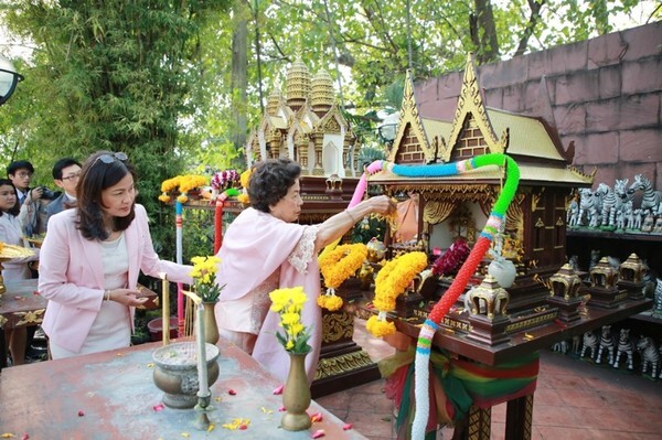 ทำบุญอายุวัฒนมงคลครบรอบ 85ปี “ดร.มาลินี พุคยาภรณ์”ผู้รับใบอนุญาตจัดตั้ง ม.ศรีปทุม พร้อมมอบทุนการศึกษา 200,000 บาท