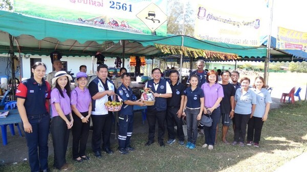 รองนพ.สสจ.จันทบุรี และคณะออกเยี่ยมจนท.ปฏิบัติงานห้องฉุกเฉินรพ.และจนท.ประจำด่านช่วงเทศกาลปีใหม่