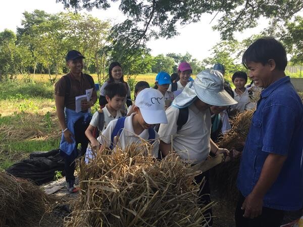 เรียนรู้การปลูกข้าว “มูลนิธิข้าวขวัญ” ใน หนองโพ ๙ ตามพระราชปณิธาน สานต่ออาชีพที่พ่อให้