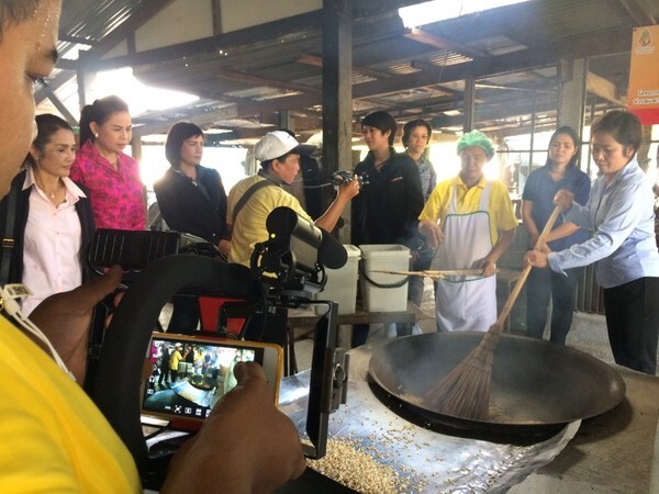 พลังงาน จ.ปราจีนบุรี พร้อมเดินหน้าเสริมสมรรถนะด้านพลังงานในชุมชน ส่งเสริมใช้ เตาเศรษฐกิจประยุกต์ ผลิตกระยาสารท