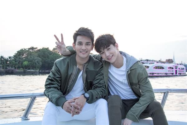 กัน-ริท สองคู่หูสุดฮอต พาแฟนคลับร่วมกิจกรรม พร้อมดินเน่อร์บนเรือหรู