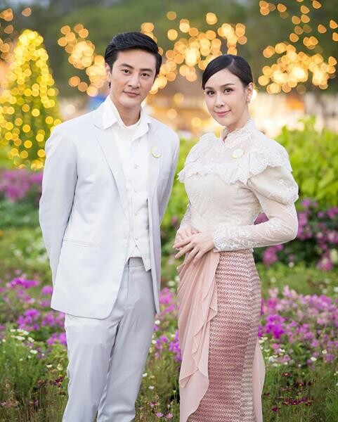 ดาราช่อง 8 สุดภูมิใจ! ร่วมสืบสานวัฒนธรรมไทยแต่งชุดไทยย้อนยุค เที่ยวงานอุ่นไอรัก คลายความหนาว