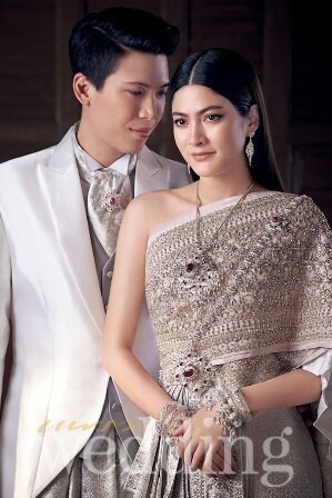 นิตยสารแพรว Wedding ฉบับมีนาคม – พฤกษภาคม 61 ดึงคู่รักแห่งปี ป็อก-ภัสสรกรณ์และมาร์กี้-ราศรี จิราธิวัฒน์