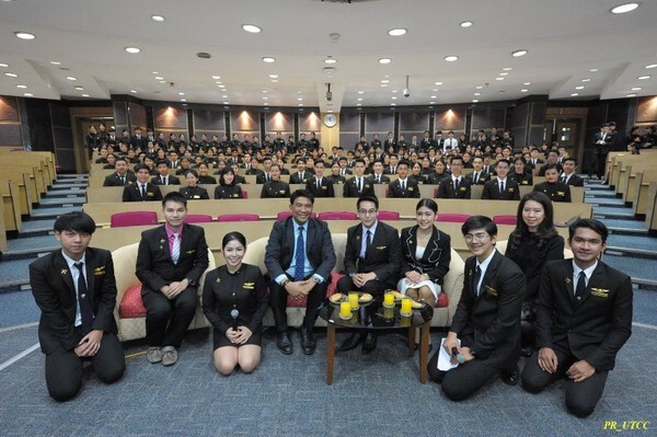 สาขาการจัดการธุรกิจการบิน ม.หอการค้าไทย จัดพิธีประดับปีกให้แก่นักศึกษาสาขาการจัดการธุรกิจการบิน