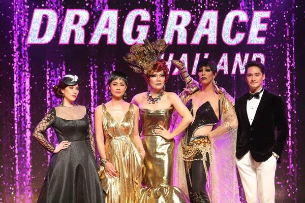 ทีวีไกด์: รายการ "Drag Race Thailand" แม่มา! รูพอลโผล่แจกโจทย์ นก สินจัย และอนันดา ร่วมตัดสิน ใครพลาดนิดเดียวมีเสียวแน่!