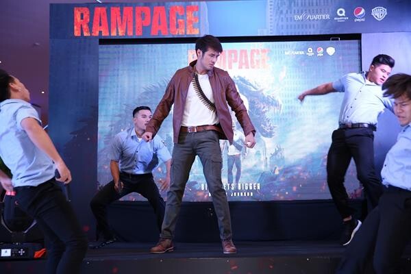 “บอย ปกรณ์” โชว์แอคชั่นในงานเปิดตัวภาพยนตร์ฟอร์มยักษ์ “Thailand Gala Premiere Rampage” ภาพยนตร์ที่สร้างจากเกมดังในตำนาน