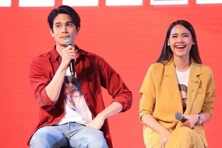 ลอรีเอะ จับมือญาญ่า-ซันนี่ ชวนดูหนังแบบใกล้ชิด