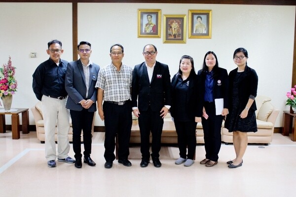 ภาพข่าว: ม.ศรีปทุม ชลบุรี ร่วมกับ สมาคมตัวแทนออกของรับอนุญาตไทย และสถาบันคุณวุฒิวิชาชีพ (องค์การมหาชน) หารือ จัดตั้งศูนย์ทดสอบคุณวุฒิวิชาชีพสายงานโลจิสติกส์สาขาการส่งออก-นำเข้า