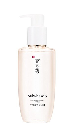 Sulwhasoo Gentle Cleansing Water คลีนซิ่งสูตรน้ำ อ่อนโยนต่อผิวหน้า ทำความสะอาดได้อย่างหมดจด พร้อมให้คุณแต้มสีสันใหม่ระหว่างวันได้อย่างมั่นใจ ให้ผิวชุ่มชื่น แลดูสุขภาพดี