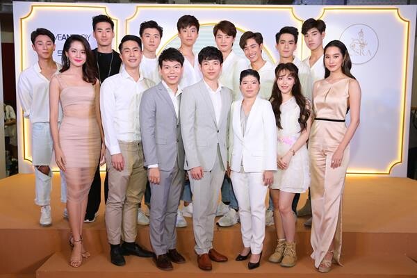 ภาพข่าว: ฐิสา–วริฏฐิสา แท๊กทีม โบว์-เมลดา มาอัพเดทเทรนด์การดูแลผิวสวยในงานเปิดตัวแบรนด์ “ออสร่า (EOSRA)”