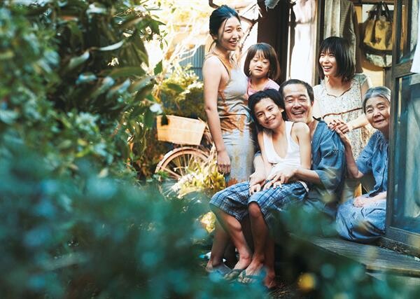 Movie Guide: "Shoplifters" เจ้าของรางวัลปาล์มทองคำจากคานส์ปีล่าสุด เปิดตัวอันดับ 1 ใน Japan Box Office 7 วัน ทำรายได้ทะลุ 1000 ล้านเยน! เข้าฉายในไทย 2 สิงหาคมนี้ เฉพาะที่ house Rca