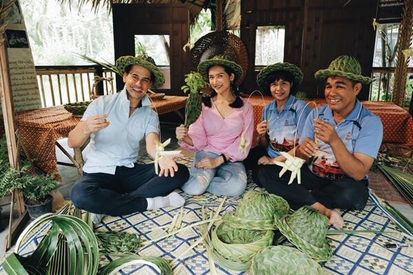 ทีวีไกด์: รายการ "หลงรักยิ้ม" เที่ยวสมุทรสงครามแบบกุลสตรี กับฝรั่ง “แดเนียล” และ “เปรี้ยว อนุสรา” ในรายการหลงรักยิ้ม