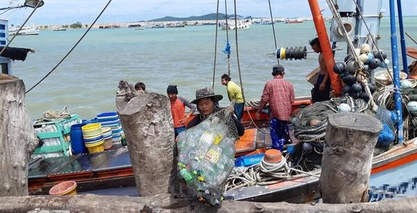 กรมประมง ร่วมกับภาคีเครือข่ายด้านการประมงจับมือช่วยกัน  “กำจัดขยะในทะเล”