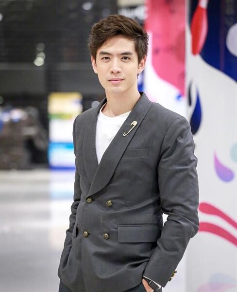 Gossip News: ฟิล์ม ธนภัทร ร่วมงาน "ท็อปส์...ชวนทำความดีด้วยหัวใจ ลดภัยสิ่งแวดล้อม"