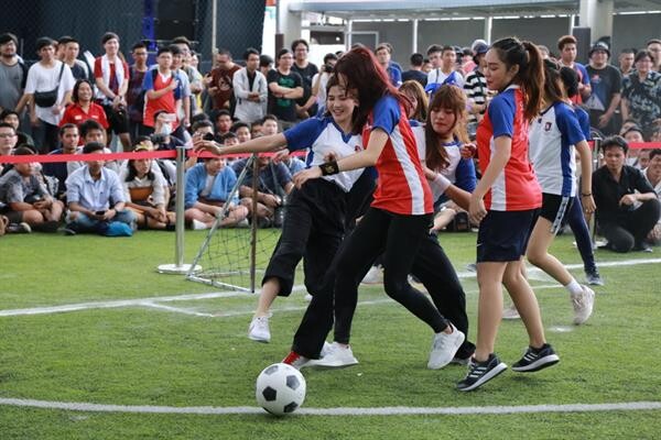 “SWEAT16” โชว์สกิลเตะบอล กับกิจกรรม 16! THE IDOL CUP พร้อมเปิดตัวซิงเกิ้ลใหม่ล่าสุด “TKO”