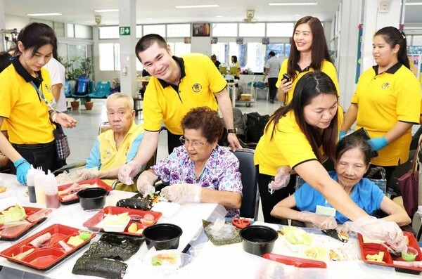 "ล็อกซเล่ย์" รวมพลคน “ชูใจ” สร้างความสุขชูคุณค่า ผู้ป่วยและผู้สูงวัย ผ่านกิจกรรมจิตอาสา