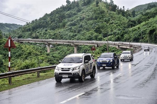 อีซูซุพาท่องเว้-ดานัง เช็คอิน “บาน่า ฮิลล์” ที่ท่องเที่ยวสุดอินเทรนด์ของเวียดนาม