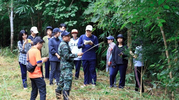 ราชมงคลพระนคร นำนักศึกษาลงแปลง 905 ศึกษา/สืบสานงานอนุรักษ์พรรณไม้ ตามรอยพระราชดำริ