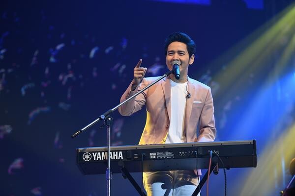 “โต๋-แสตมป์” ร้องเพลงร่วมกันในรอบ 10 ปี บนเวที “จีเอสบี ว๊าว คอนเสิร์ต” ตอนทูโทน