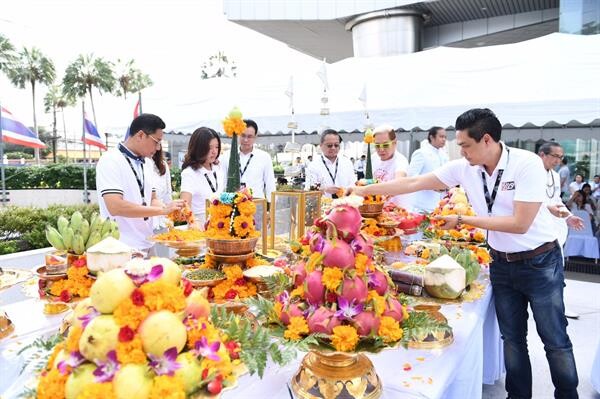 คณะผู้บริหารและพนักงาน บริษัท โมโน เทคโนโลยี จำกัด (มหาชน) จัดพิธีบวงสรวงศาลพระพรหมและศาลพระพิฆเนศ