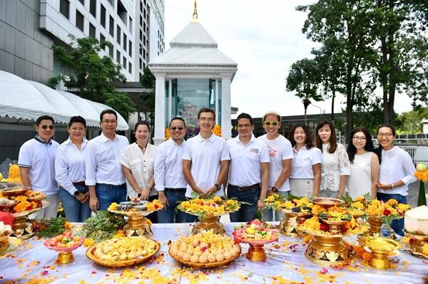 คณะผู้บริหารและพนักงาน บริษัท โมโน เทคโนโลยี จำกัด (มหาชน) จัดพิธีบวงสรวงศาลพระพรหมและศาลพระพิฆเนศ