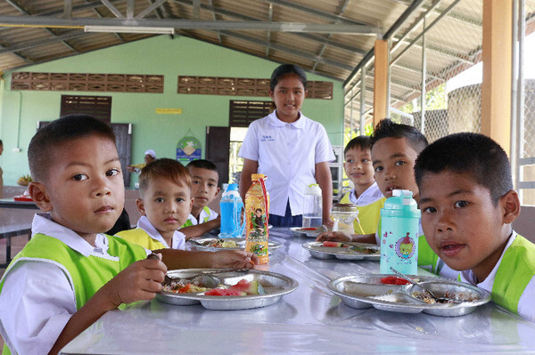 หนูน้อยบ้านตากแดด “ทานผักผลไม้” ลดอ้วน-ลดโรค เริ่มต้นจากโรงเรียน ขยายผลสู่ครอบครัว สร้างสุขภาวะชุมชน