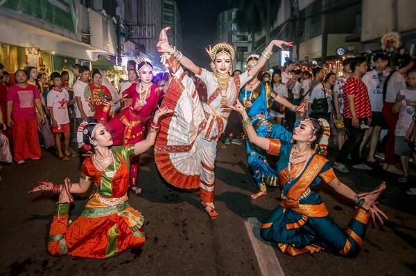 “กระแต อาร์สยาม” สวยสไตล์ “ภาระตะ”จัดเต็ม “นวราตรี” โชว์ลีลาร่ายรำถวายองค์เทพ