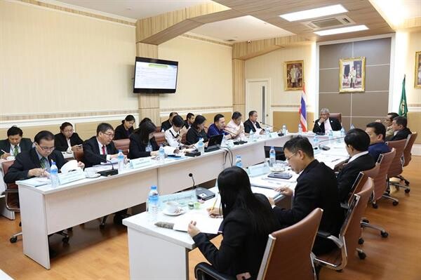 กรมส่งเสริมสหกรณ์ประสานสมาคมผู้ผลิตอาหารสัตว์กำหนดจุดรับซื้อข้าวโพดในพื้นที่เป้าหมาย 33 จังหวัด ยืนยันปลูกแล้วมีตลาดรองรับแน่นอน ชวนเกษตรกรตัดสินใจร่วมโครงการได้ถึง 15 ธันวาคม นี้