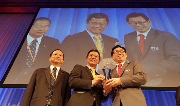 กระหึ่ม JAPAN! ม.ศรีปทุม เข้ารับรางวัล Outstanding ICT Education Award 2018