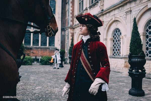 Movie Guide: "ฉกฉวยโอกาสของตัวเอง แย่งชิงเพื่อเป็นคนโปรด" พบกับตัวอย่างล่าสุด "The Favourite เดอะ เฟฟเวอริท อีเสน่ห์ร้าย"