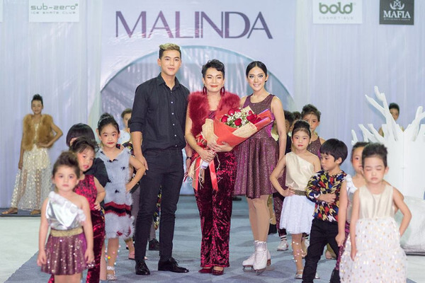 ทับทิม อัญรินทร์ เดินแบบในงาน MALINDA FASHION WEEK 2018 "SNOW WORLD"