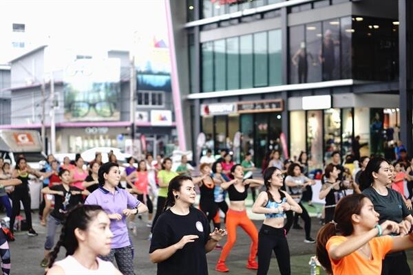 “คลื่น Mellow975” จัดกิจกรรม 975 FIT FUN DANCE ยกกำลัง 2 ส่งท้ายปี