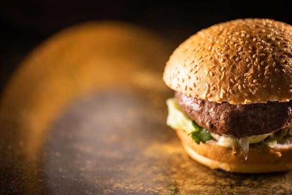 ต้อนรับเดือนแรกของปี 2562 ด้วยโปรโมชั่น “Golden Burger – Wagyu Beef Margaret River” สุดพิเศษ จาก แอตติจูด รู้ฟท้อปบาร์ แอนด์ เรสเตอรองท์