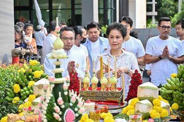 “สหมงคลฟิล์มฯ” บวงสรวง “จอมขมังเวทย์ 2020”  เปิดฉากเผชิญหน้าครั้งใหญ่ของนักแสดงสองรุ่น “หมาก ปริญ” ปะทะ “นก ฉัตรชัย” แอคชั่นเดือดสุดแห่งปี