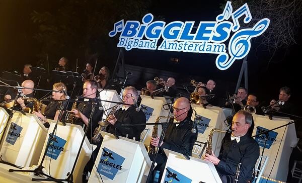 ค่ำคืนแห่งเสียงดนตรีสุดอลังการ กับ BIGGLES BIG BAND ณ โรงแรมเซ็นทาราแกรนด์บีชรีสอร์ทและวิลลา หัวหิน