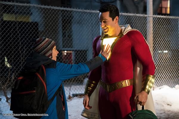 คลิปล่าสุดหนังซูเปอร์ฮีโร่สายฮา Shazam! แค่ท่าปล่อยพลังก็กินขาดแล้ว!