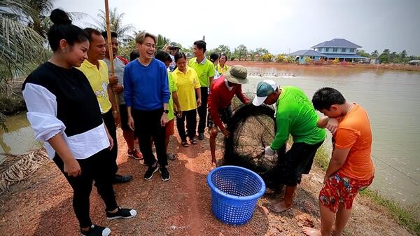 “เอ” ชม “ตั๊ก” หมก (กุ้ง) เก่ง ดวลตะหลิวสุดฮา ใน “ครัวลั่นทุ่ง