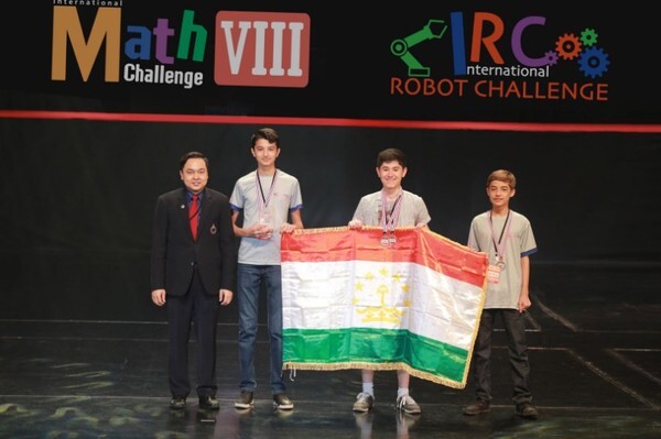 นักคณิตศาสตร์และนักหุ่นยนต์มากกว่า 700 คน เข้าร่วมการแข่งขัน International Math and Robot Challenge ในประเทศไทย